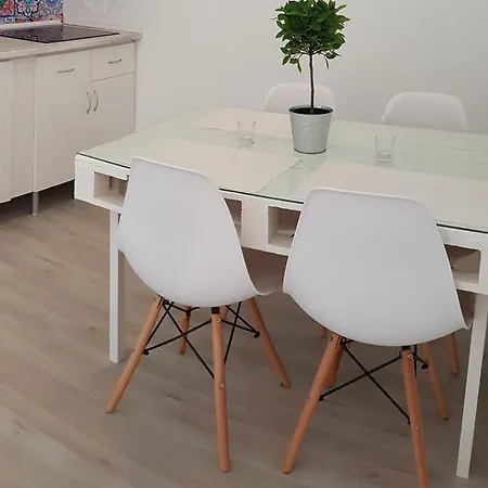 La Naval 209, 2ºa - Oslo - Daire
